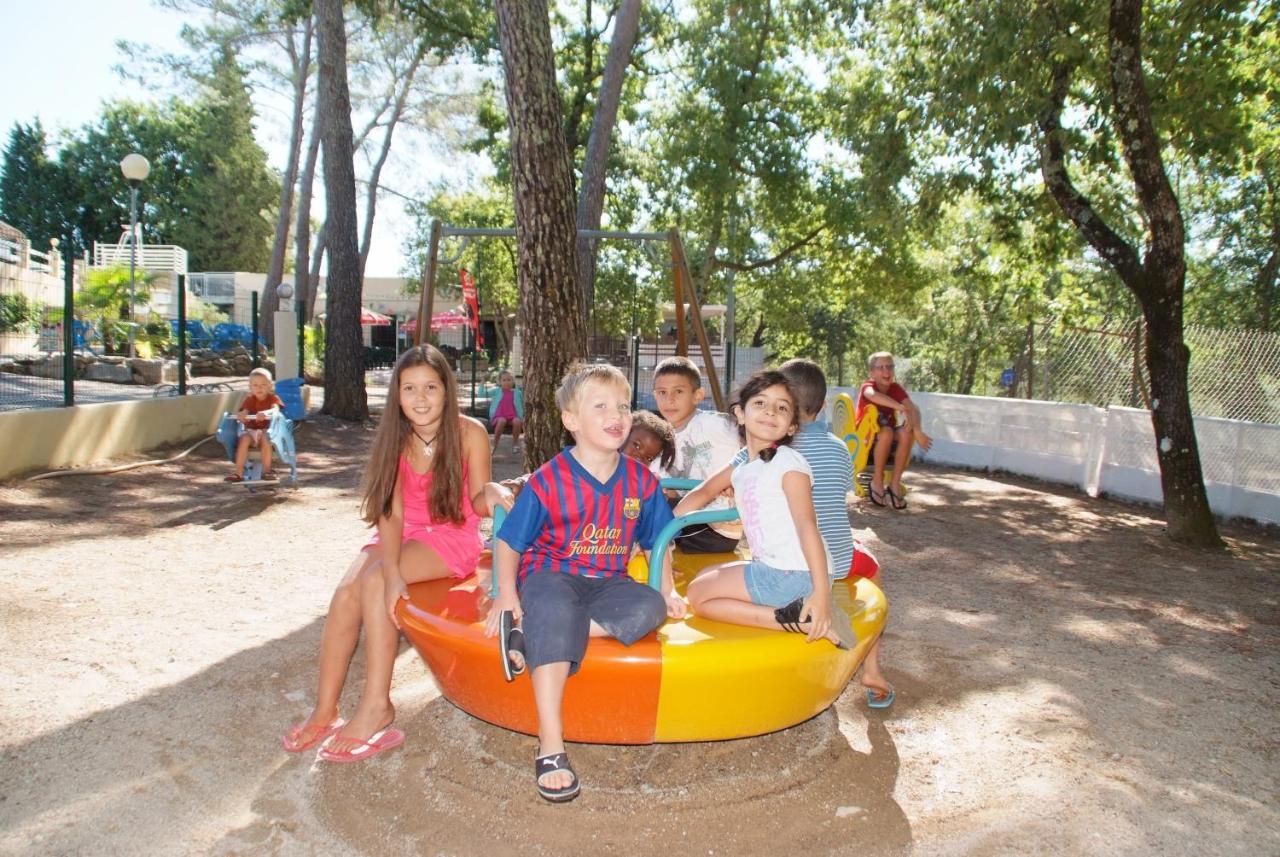 Camping Le Parc Saint-Paul-en-Forêt Zewnętrze zdjęcie